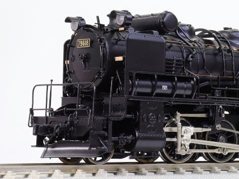 Tenshodo brass class 9600 steam locomotive in black, 16-ban, three-quarter product photo
