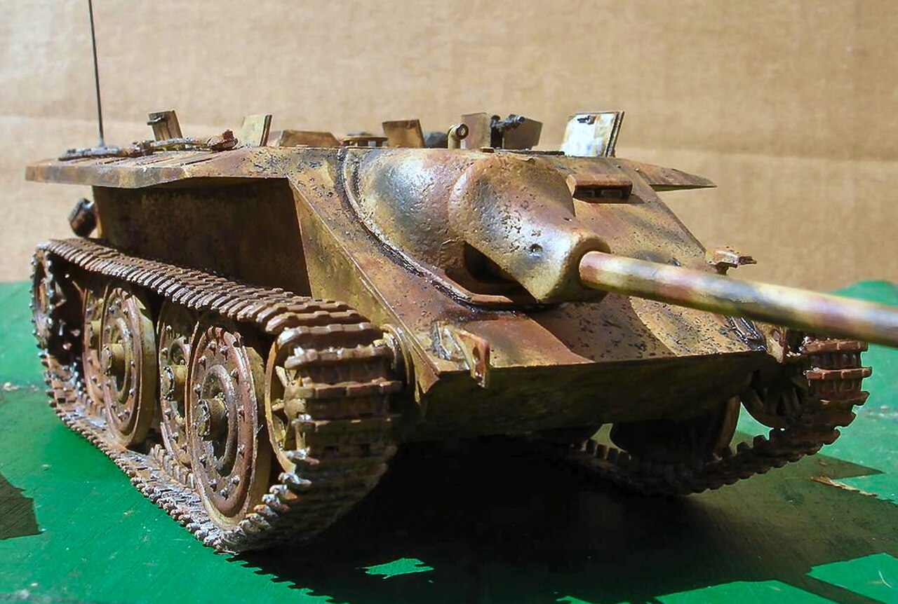 A finished Trumpeter 1/35 E-10 tank destroyer model